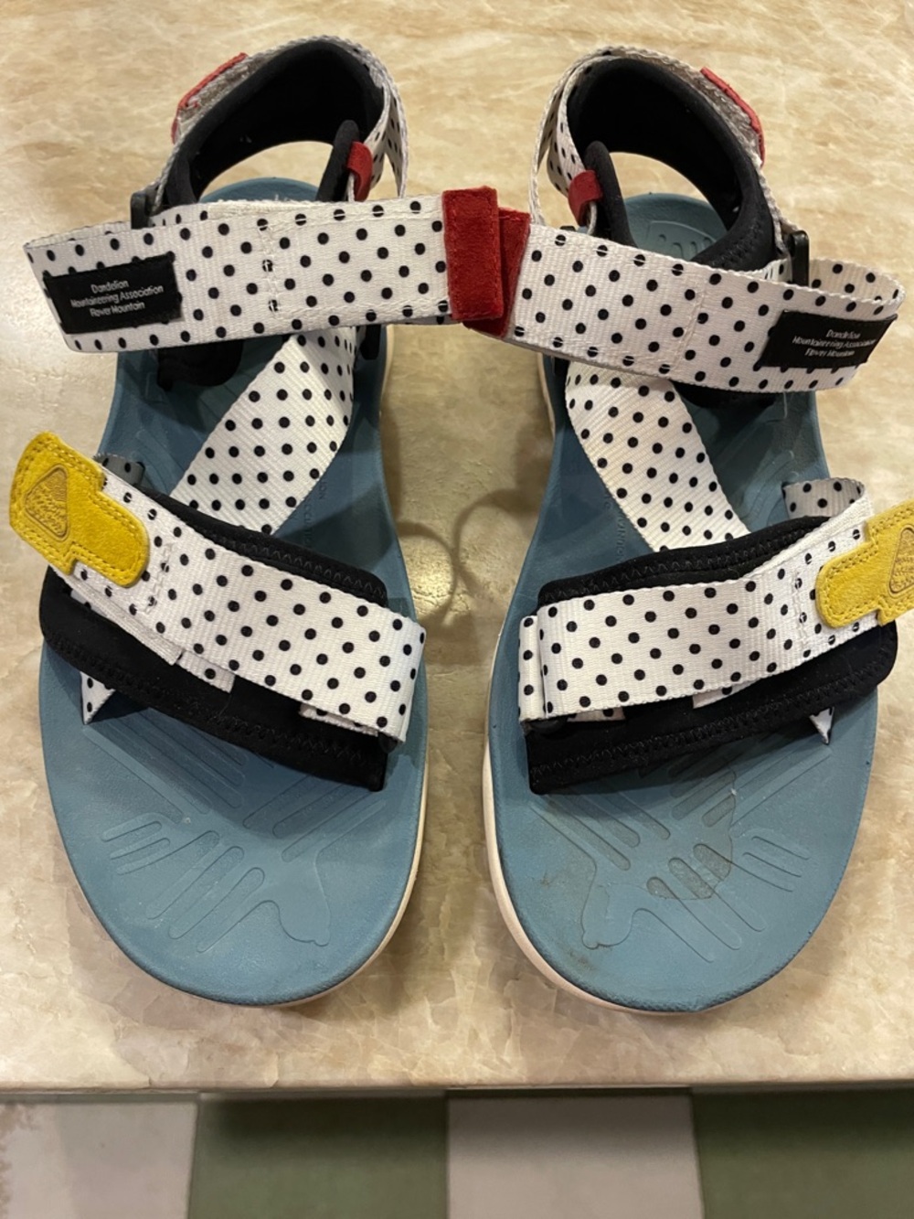 Flower Mountain Polka Dot Adjustable Sandals in White and Blue size 41(10)